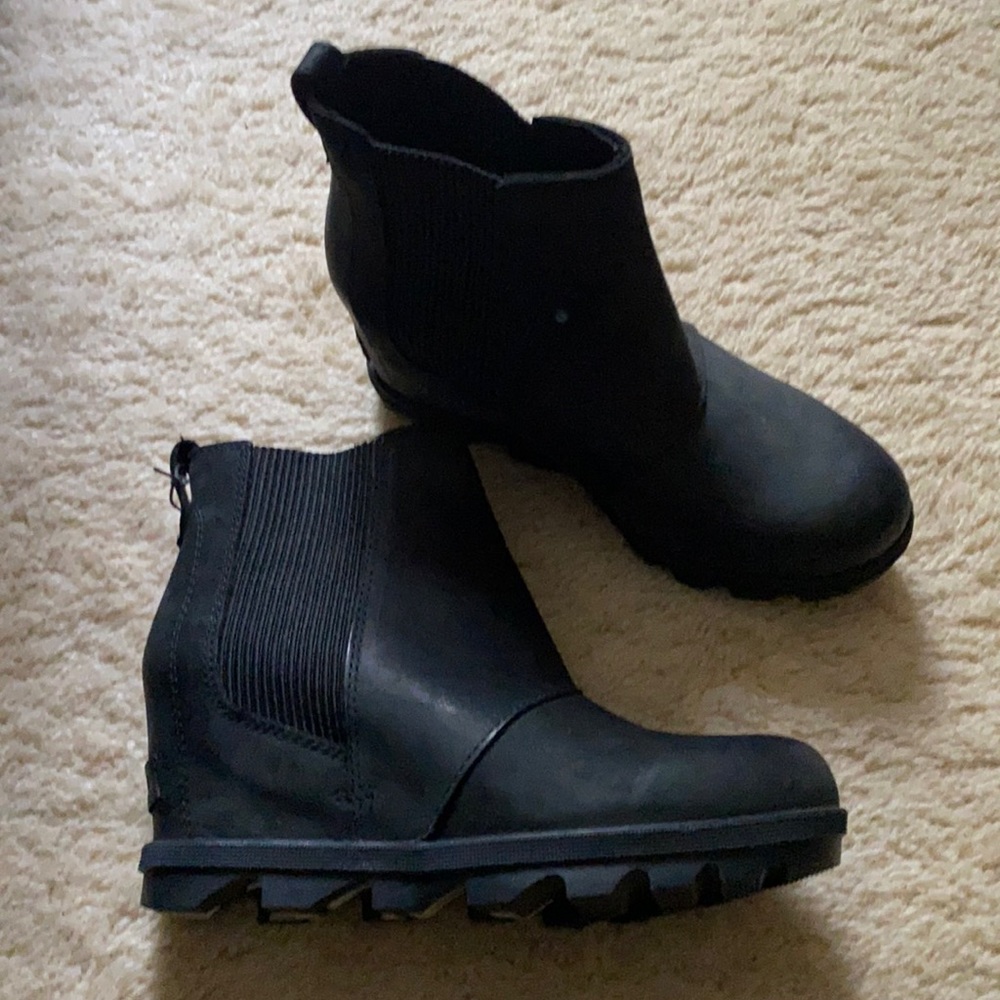 Sorel - Brand New Black wedge Joan of Arc Chelsea 7.5